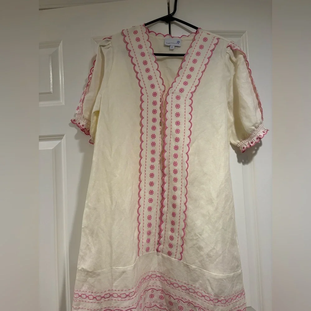 NWOT Cartolina Ivory & Pink Embroidered V-Neck Shift Dress | Boho Resort Style - Picture 7 of 9